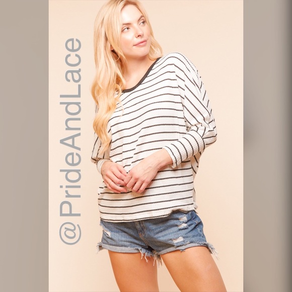 🕊Ivory Stripe Dolman Blouse🕊 - Picture 4 of 4